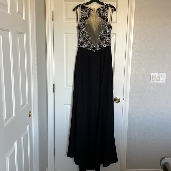 đź’›Camille La Vie gownđź’› - Picture 7 of 13